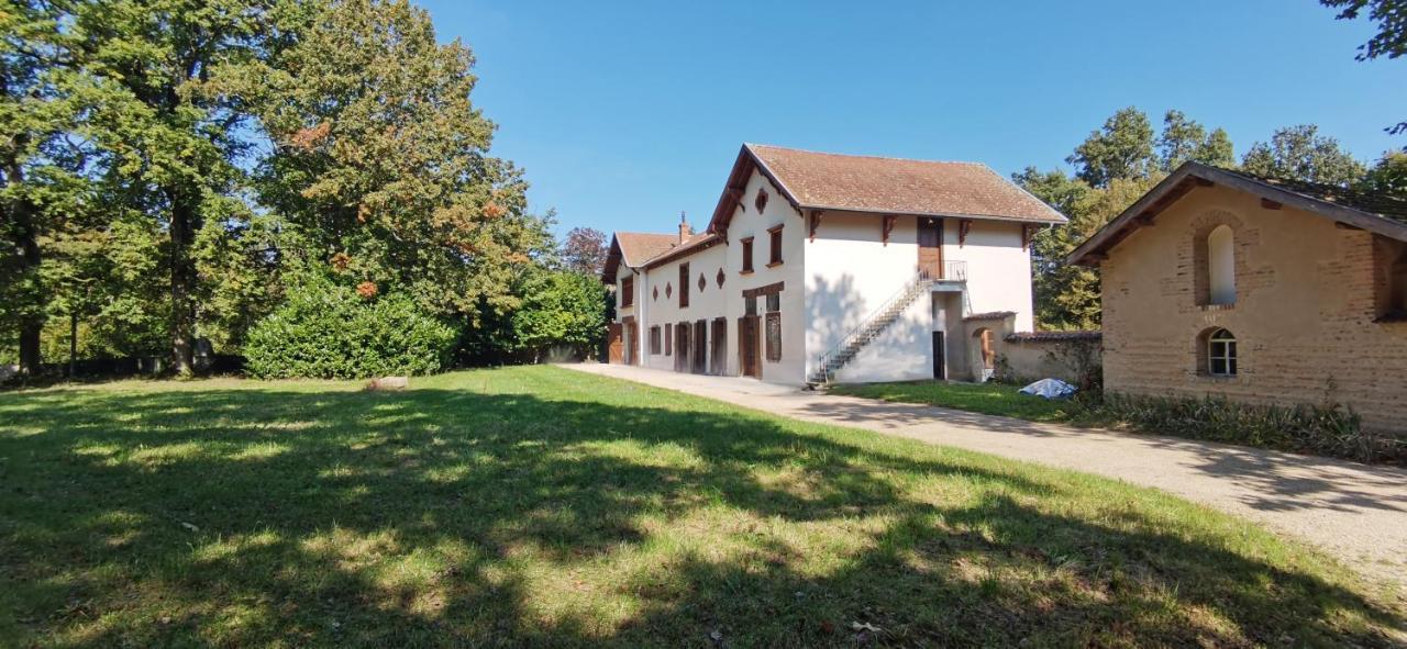 Aux Domaines D'automne Apartment *